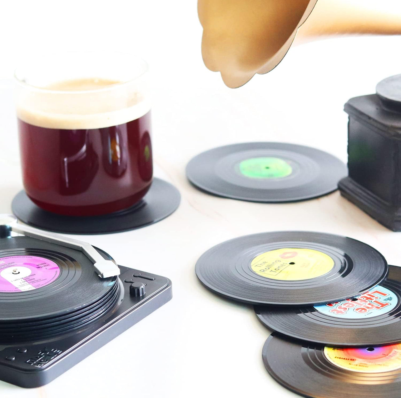 Divertidos posavasos retro para bebidas con soporte para reproductor de vinilo para amantes de la música, juego de 6 posavasos