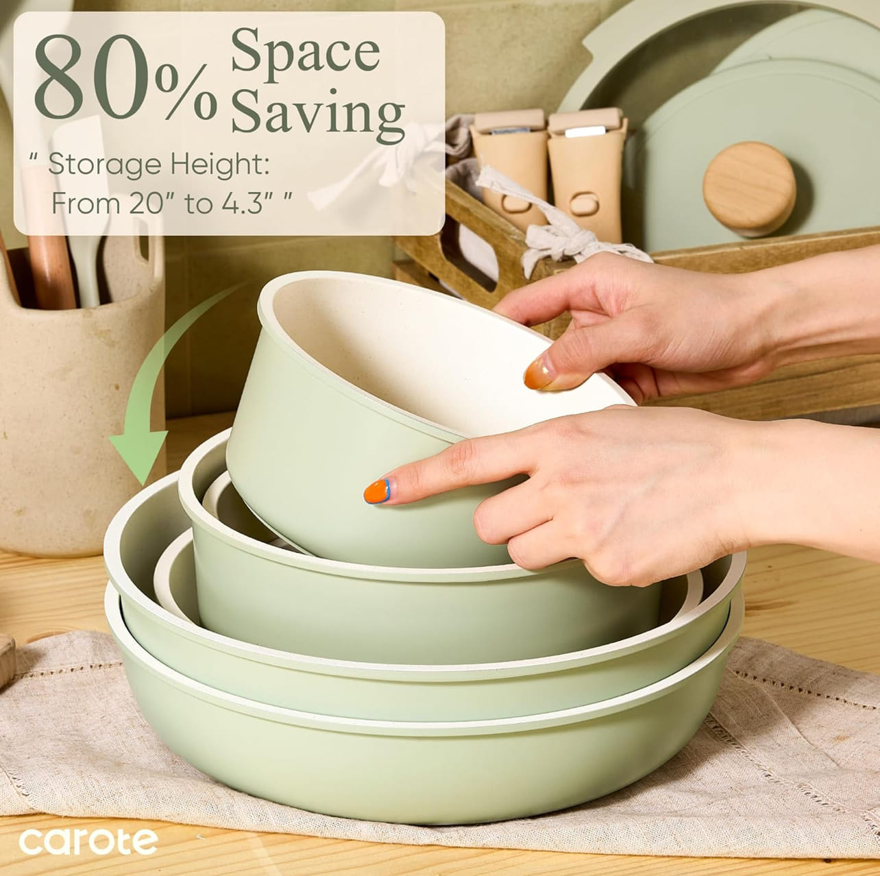 CAROTE Juego de ollas y sartenes con utensilios de cocina antiadherentes y mango de madera.