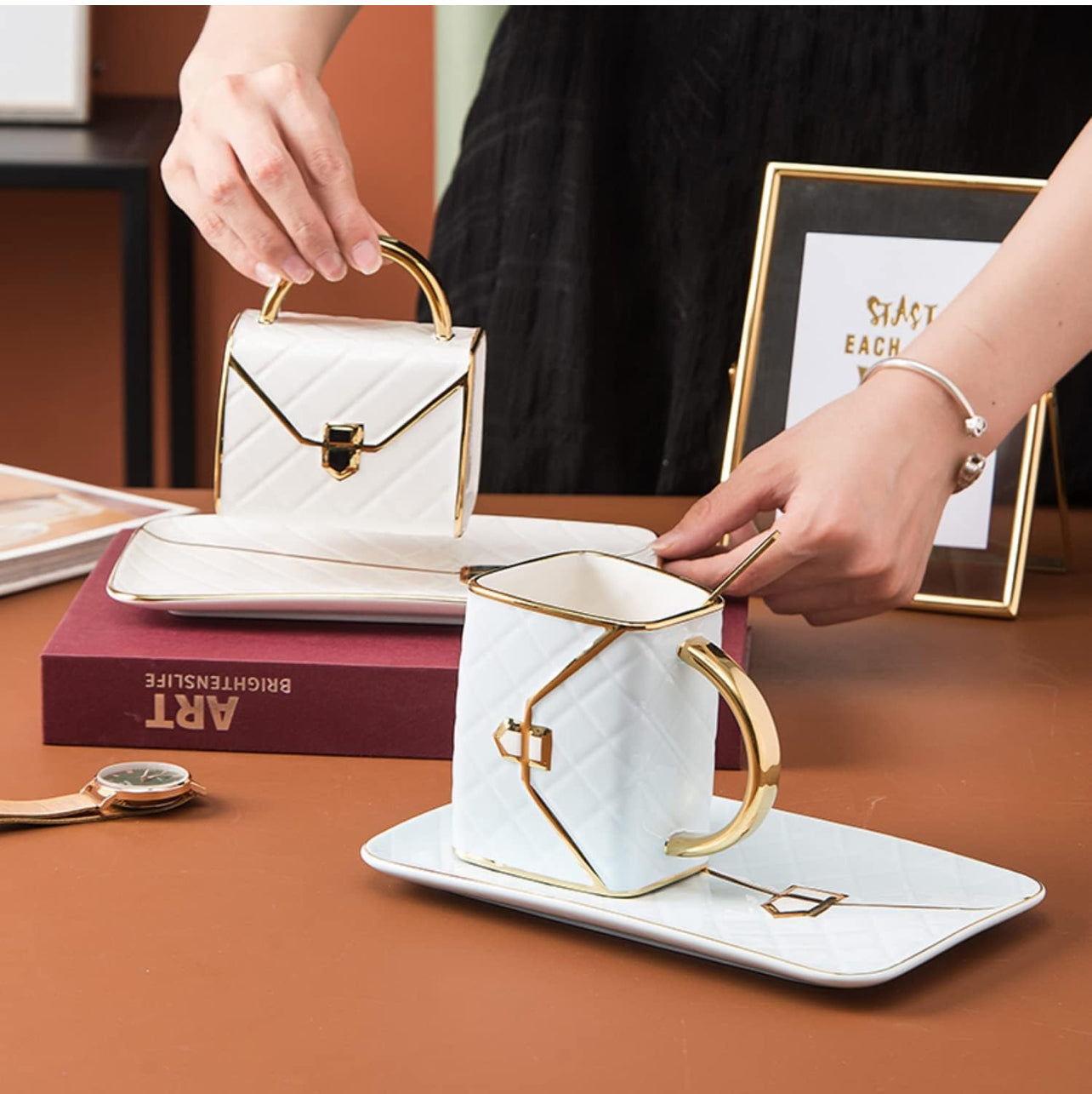 Juego de tazas de café de cerámica con forma de bolsa y platillo con cuchara y platillo para mujeres,
