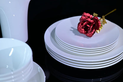 Dandilion Bone China Dinnerware Set, 16 Pieces