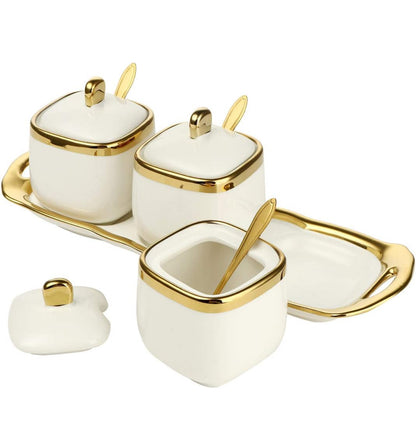 Tarros de especias, recipientes de cerámica para especias de cocina. 