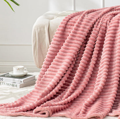 BEDELITE Manta de forro polar para sofá – Manta de jacquard acanalado 3D suave y cálida – acogedora, esponjosa, ligera manta rosa de felpa para cama, sofá, 50 x 60 pulgadas