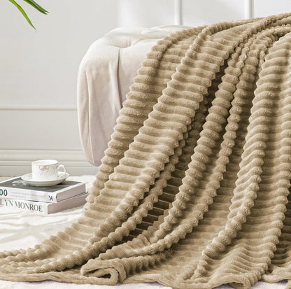 BEDELITE Manta de forro polar para sofá – Manta de jacquard acanalado 3D suave y cálida – acogedora, esponjosa, ligera manta rosa de felpa para cama, sofá, 50 x 60 pulgadas