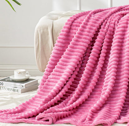 BEDELITE Manta de forro polar para sofá – Manta de jacquard acanalado 3D suave y cálida – acogedora, esponjosa, ligera manta rosa de felpa para cama, sofá, 50 x 60 pulgadas