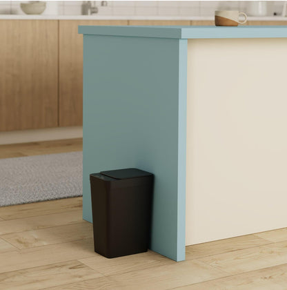 KOEYLE - Basurero de baño con tapa, paquete de 2 cubos de basura automáticos sin contacto de 2.2 galones