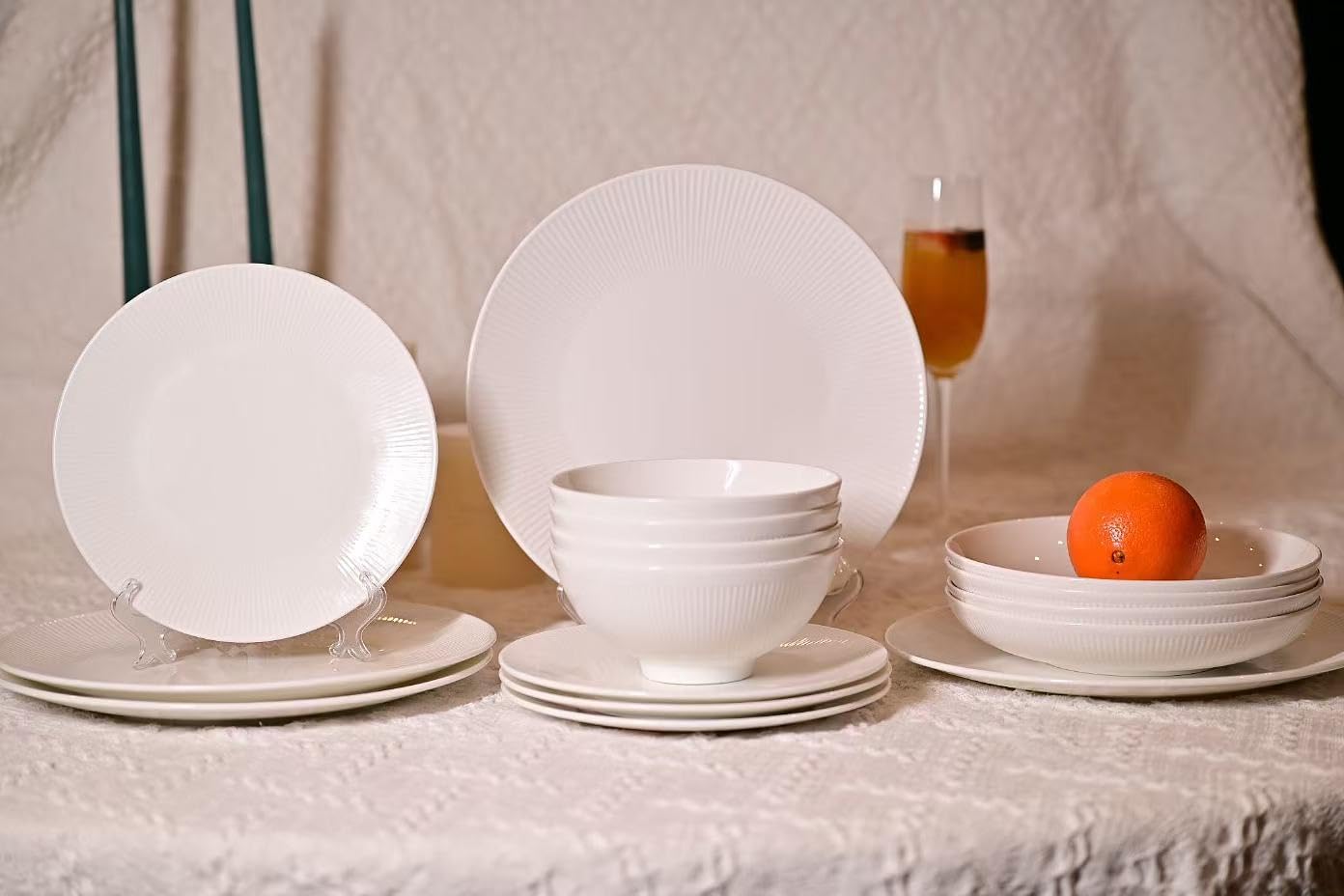 Dandilion Bone China Dinnerware Set, 16 Pieces