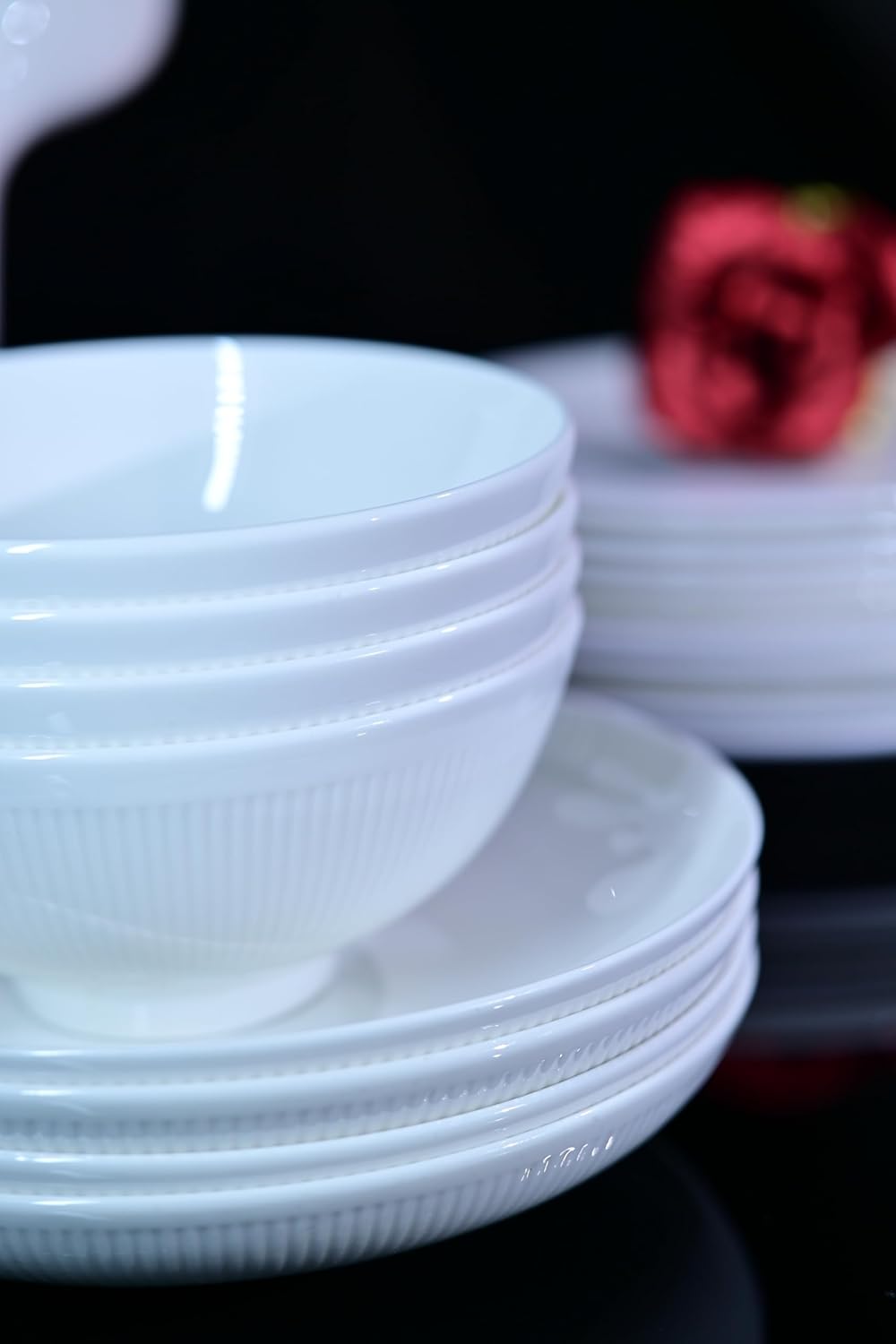 Dandilion Bone China Dinnerware Set, 16 Pieces